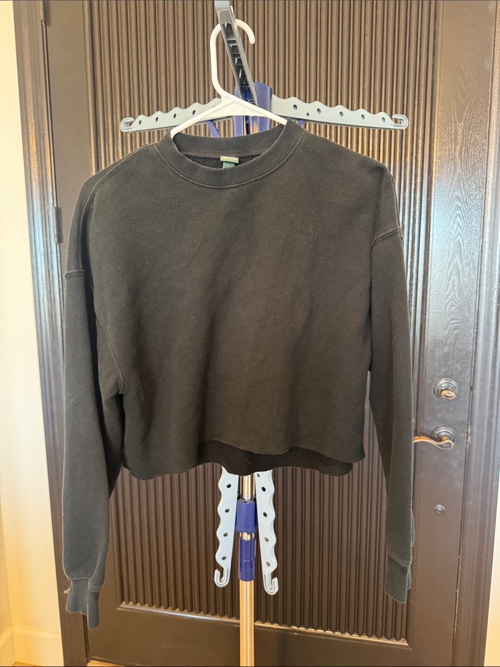 wild fable Black Cropped Crewneck Sweatshirt